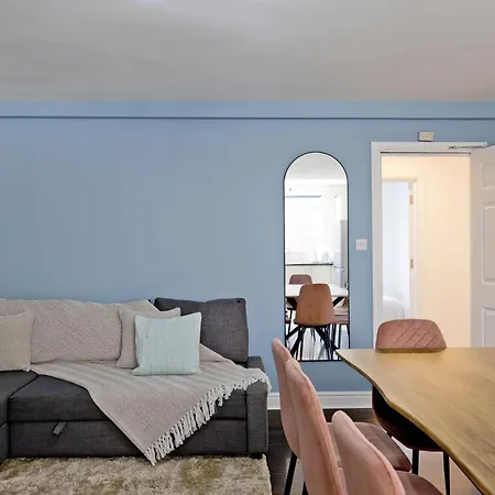 Imperial Medina House-Whitechapel Apartment